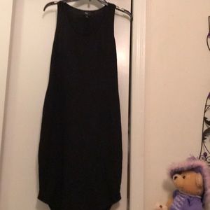 Black sleeveless dress